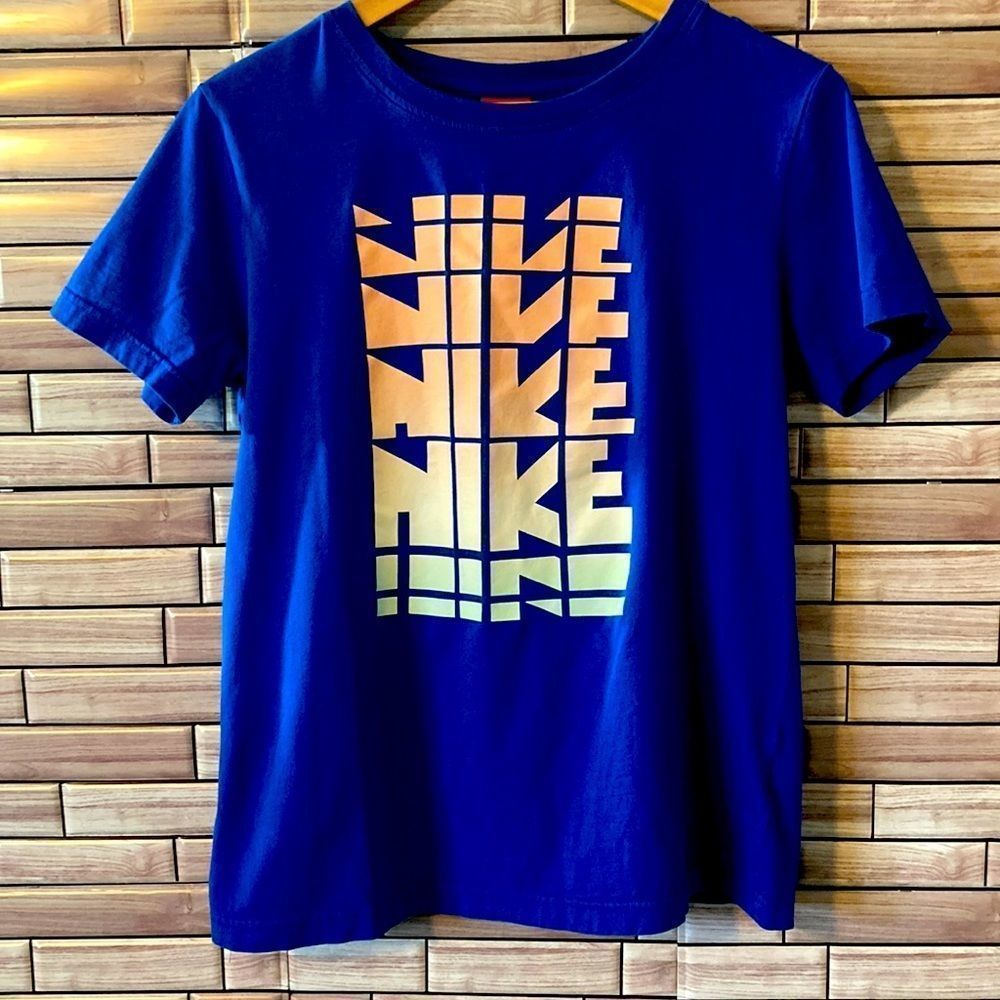 Nike Cotton T Shirt womens medium